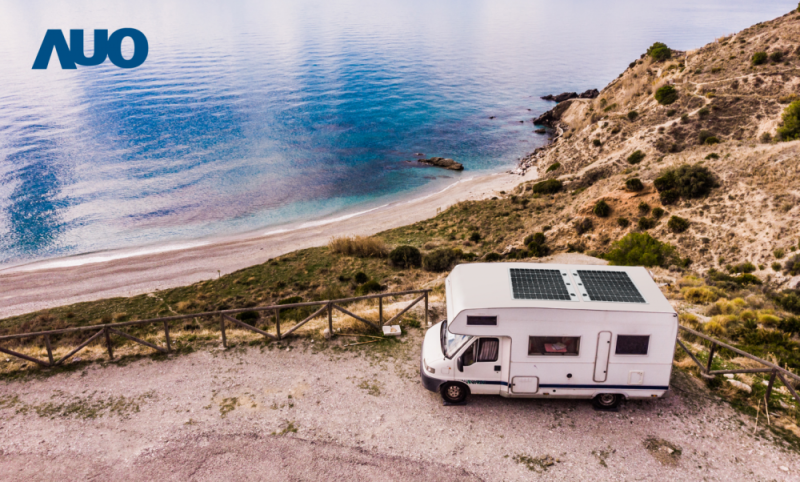 「可撓輕量化太陽光電板SunCurva」使用輕量特殊耐候型複合板取代傳統太陽能板的玻璃前板，不僅降低70%重量，每米平方僅3Kg；具有抗衝擊性能及通過電磁相容性測試，可應用於交通運輸工具，如露營車、遊艇等